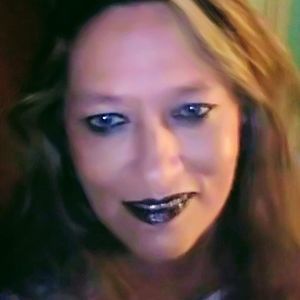 Meet your Posher, Angie